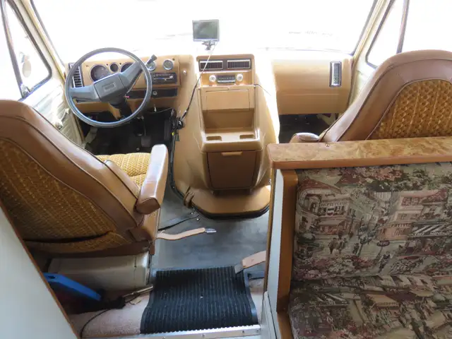 1980 Aristocrat C Class Motorhome in RVs & Motorhomes in Lethbridge - Image 3