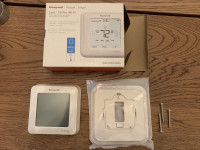 Honeywell Lyric  T6 Pro thermostat