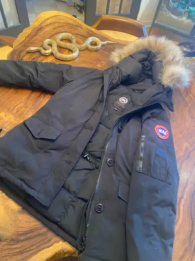 canada goose jacket woman, View more