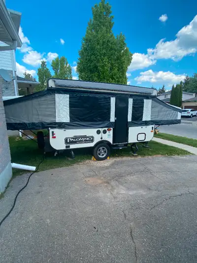 EUC - One owner. Only used a handful of times. Tent Trailer sleeps 8. Two bunks 66" front and 60" re...