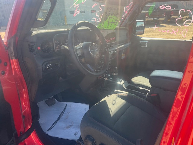2024 JEEP GLADIATOR RUBICON 4X4 DEALER DEMO $15653.00 DISCOUNT. in Cars & Trucks in Vancouver - Image 3