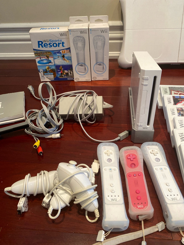Nintendo Wii with all of the accessories. in Nintendo Wii in City of Toronto - Image 3