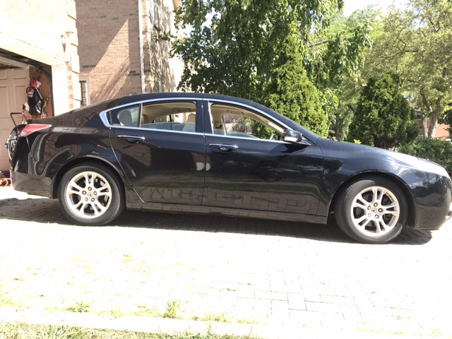 2009 Acura TL Sedan Tech package with camera navi and hard drive in Cars & Trucks in Mississauga / Peel Region - Image 2