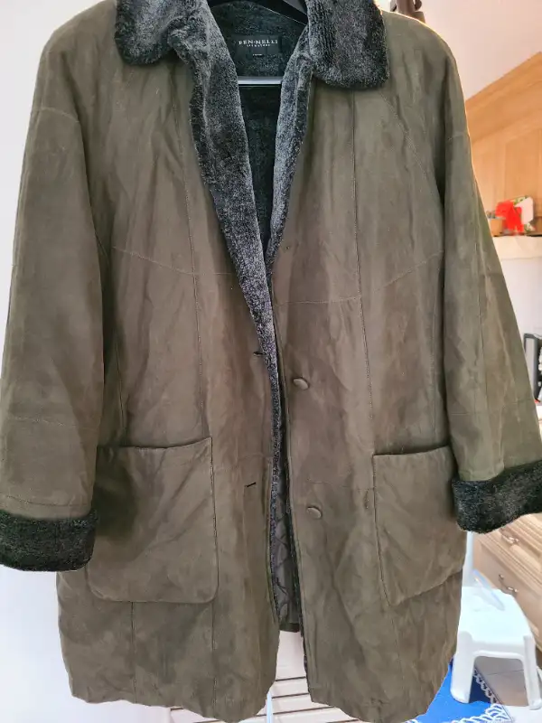 Manteau femme in Women's - Tops & Outerwear in City of Montréal - Image 2
