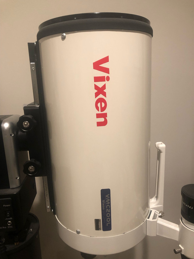 Telescope - Vixen VMC200L in Hobbies & Crafts in Calgary