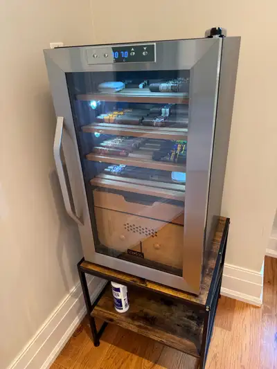 Schmecke Aluminum Humidor + Govee Hygrometers + Premium Cigars, View more