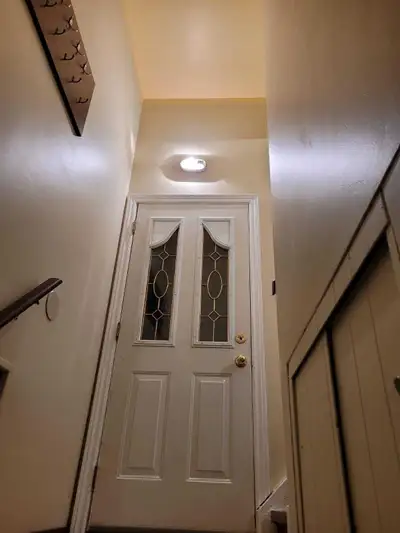 ✨ Bright spacious 1-Bedroom Basement Apartment for Rent. Available September 17th in a convenient Os...