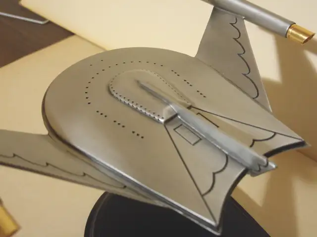 FRANKLIN MINT COLLECTION ROMULAN BIRD OF PREY in Arts & Collectibles in City of Toronto - Image 3