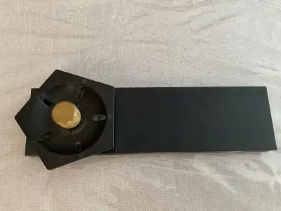 VERITAS ANGLE JIG lets you set the correct sharpening angle on chisels or plane irons quickly and ac...