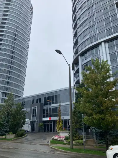2BR/2WR Condo @ 401/Kennedy