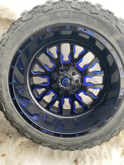 I have a set of blue fuel strokes 22x12 -44 offset wrapped in 35/12.50R22 kumho road venture mt71 ti...