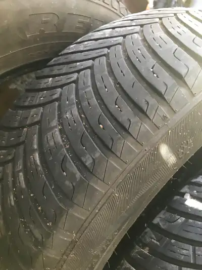 4 pneus toutes saisons, maxtrek relamax 225 65 R17 Seulement 1 été d’usure