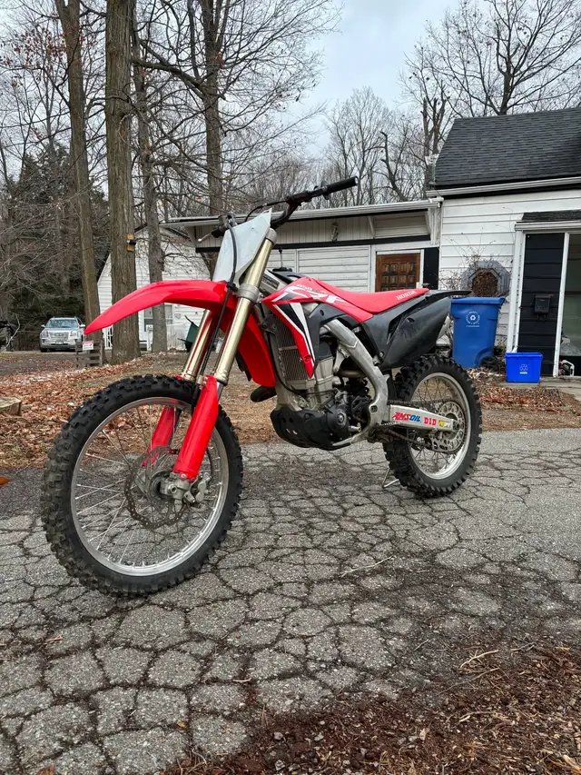 Crf450r Low Hour in Dirt Bikes & Motocross in Markham / York Region - Image 6