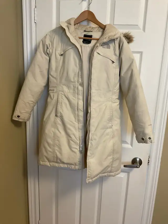 The North Face - winter jacket in Women's - Tops & Outerwear in Mississauga / Peel Region - Image 2