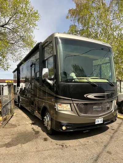 Absolutely beautiful rv like new inside and out everything thing works as it should drives amazing o...