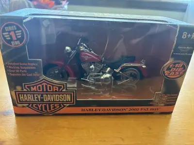 ERTL American Muscle Series 1 1/18 diecast 2002 Harley-Davidson Fat Boy in red 2003 issue BNIB - nev...