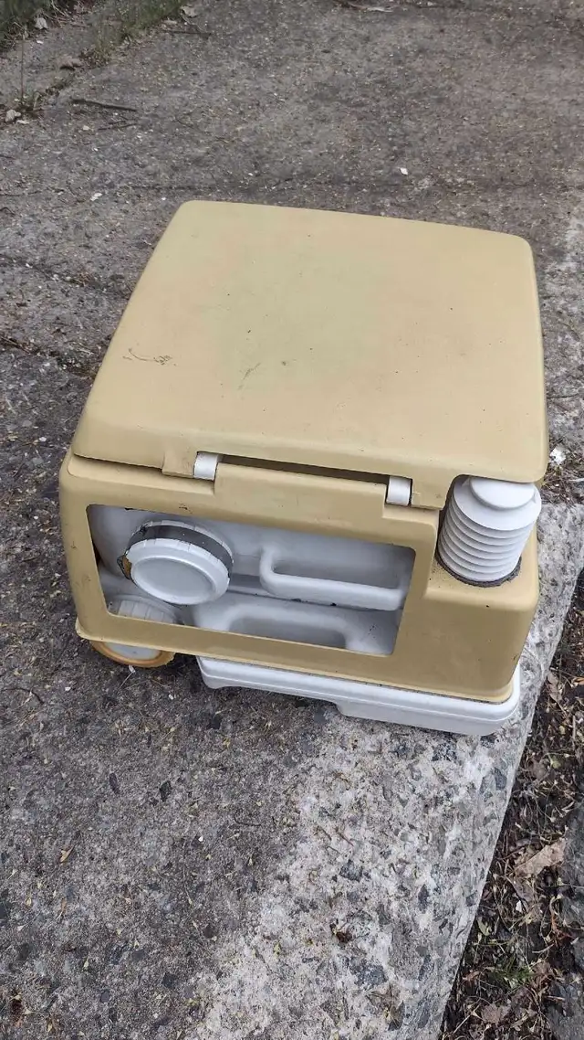 toilette chimique camper in RVs & Motorhomes in Shawinigan - Image 6