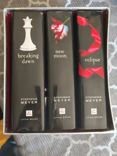 Twilight Books  vampire trilogy, View more