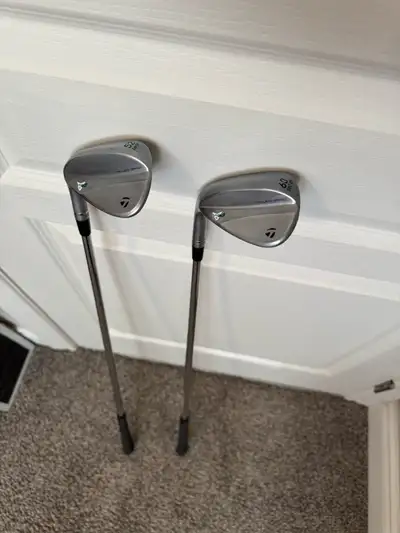 Taylormade left handed MG4 60 Degree and 52 degree wedge. New clubs used only 3 rounds.