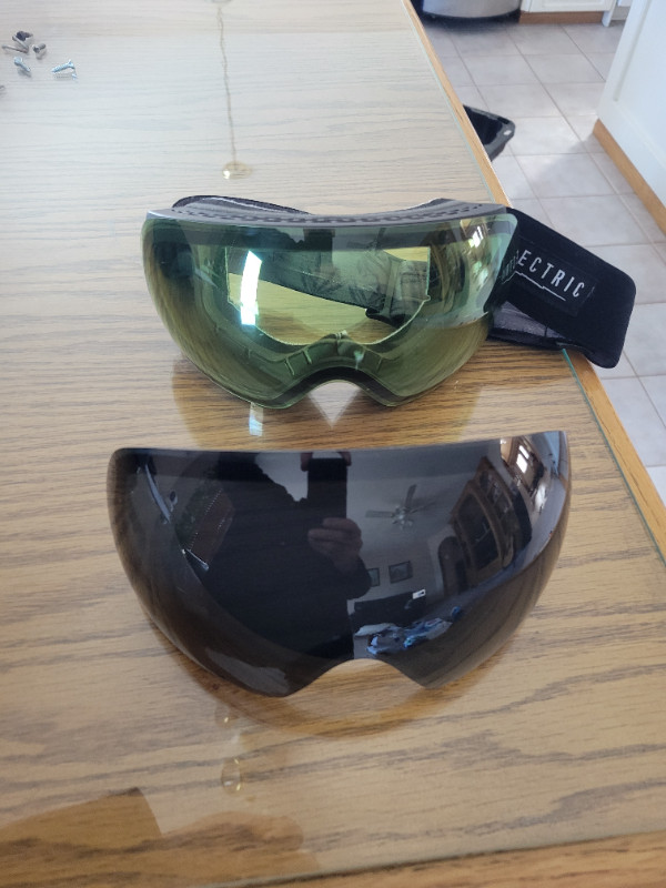Electric EG3 Snow Goggle with bonus lens - NEW, NEVER USED in Other in Calgary - Image 2