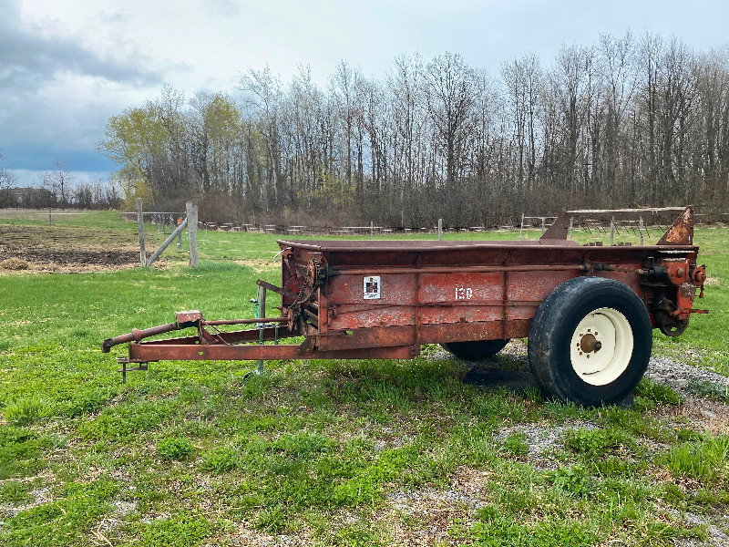 International harvester 130 manure spreader. Farming Equipment