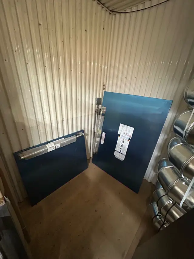 36” Thermador Stainless Steel Fridge/Freezer Panels in Refrigerators in Guelph - Image 2