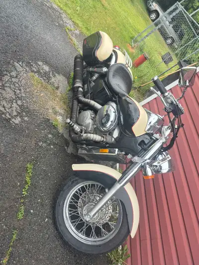 RUNS, RIDES, BRAKES, MOTOR IS VERY GOOD SHAPE. COMES WITH WINDSHIELD, EXTRA LIGHT STYLE, BACK SEAT ,...