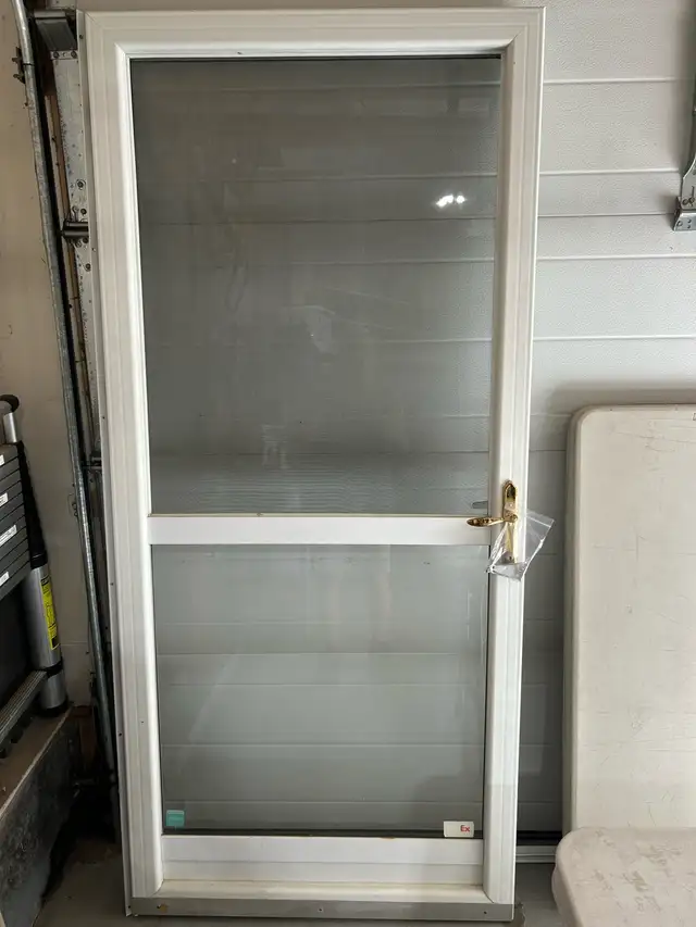 white screen door574679969705512963
