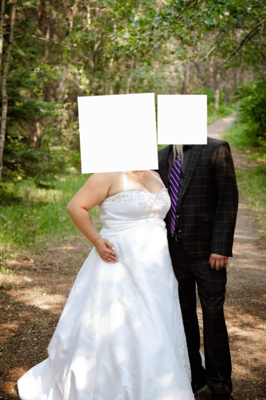 Beautiful white wedding dress plus size 20 in Wedding in Edmonton - Image 4