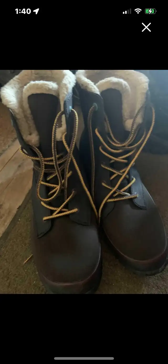 Bogs Waterproof Boots in Men's Shoes in Oshawa / Durham Region - Image 2