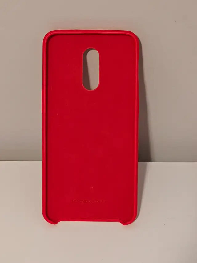 OnePlus 6T Silicone Protective Case Red! in Cell Phone Accessories in Oshawa / Durham Region - Image 4