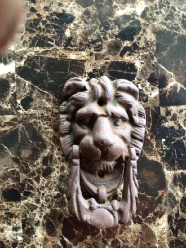 Cast Iron Lion Door Knocker in Arts & Collectibles in Edmonton