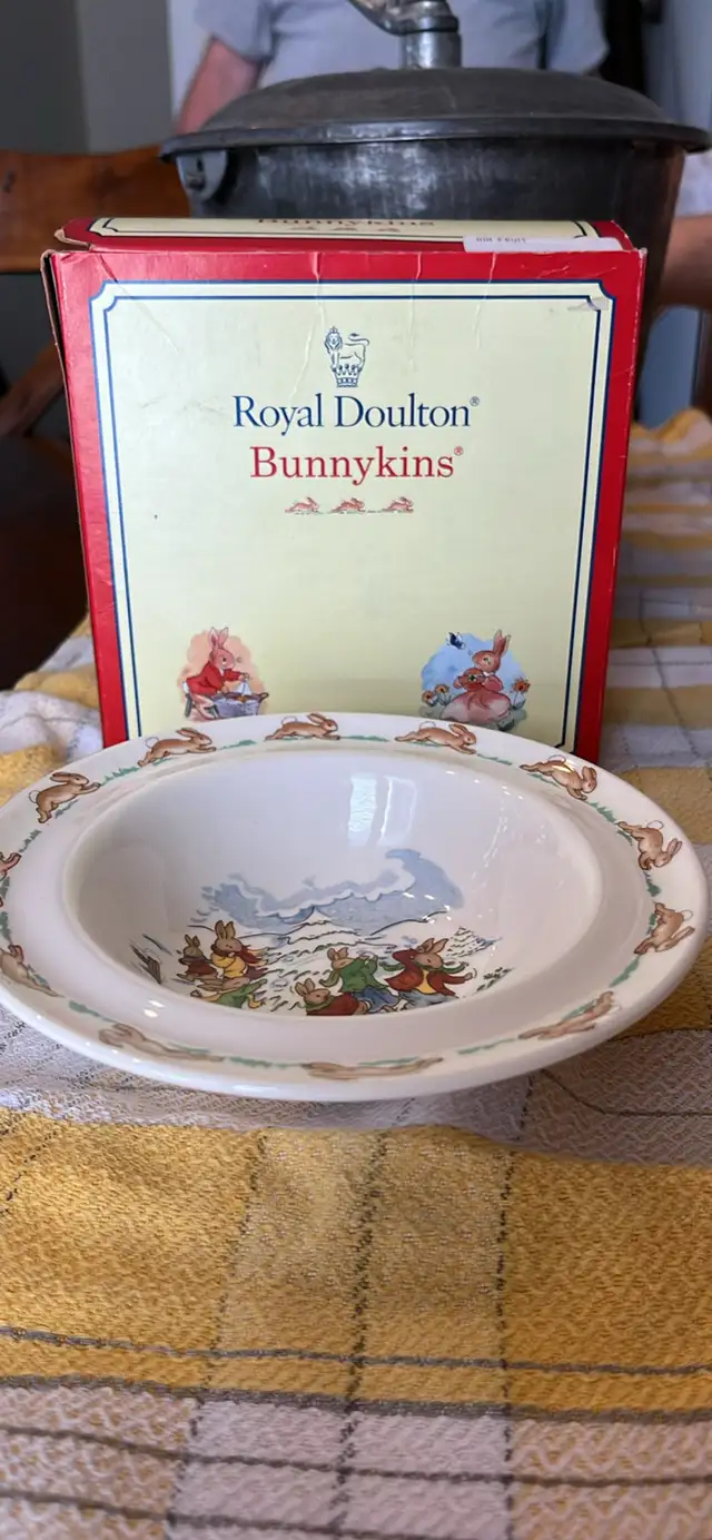 royal doulton bowl in Other in St. Catharines - Image 3