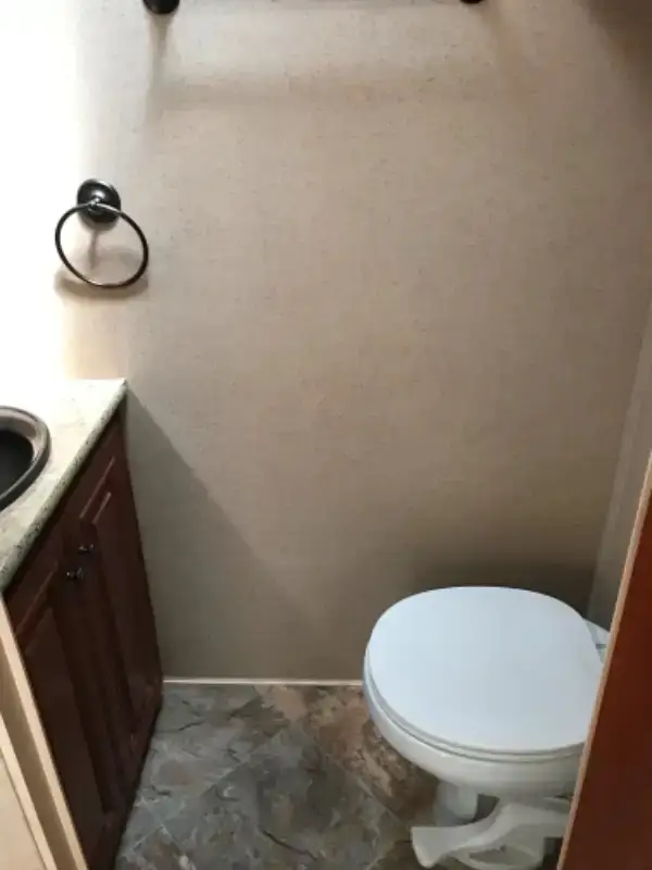 Artic Fox 5th wheel RV in Travel Trailers & Campers in Comox / Courtenay / Cumberland - Image 6