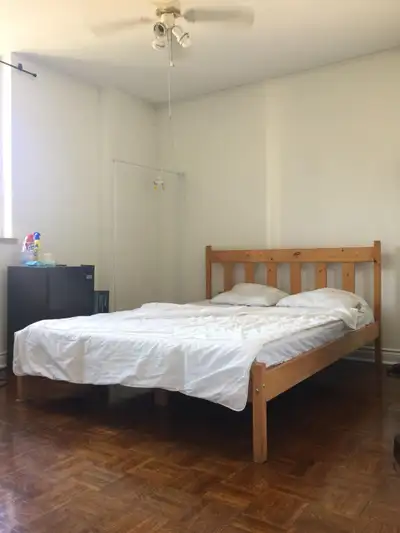 Room Mate needed to Share 2 Bedroom Downtown Condo Yonge and Blo