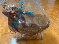 GIFT BASKET/PANIER