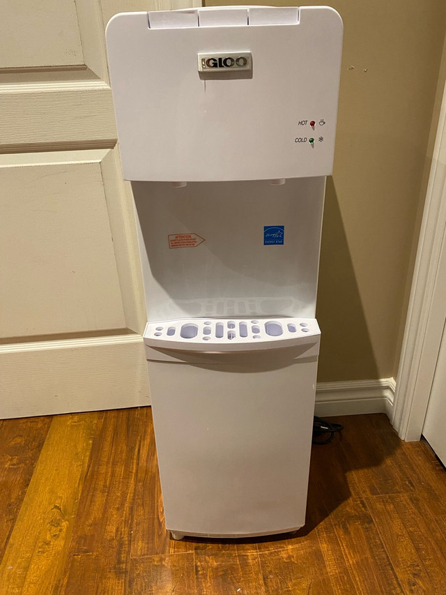 Igloo water cooler (top loading) in Other in Ottawa