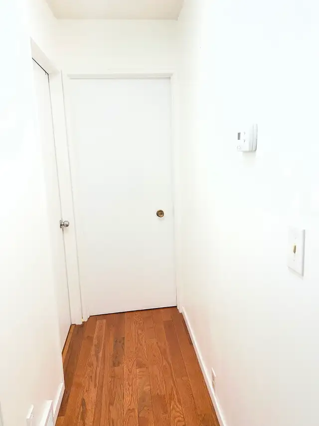 ROOM FOR RENT - CloseTo BLUE LINE CTRAIN STATION