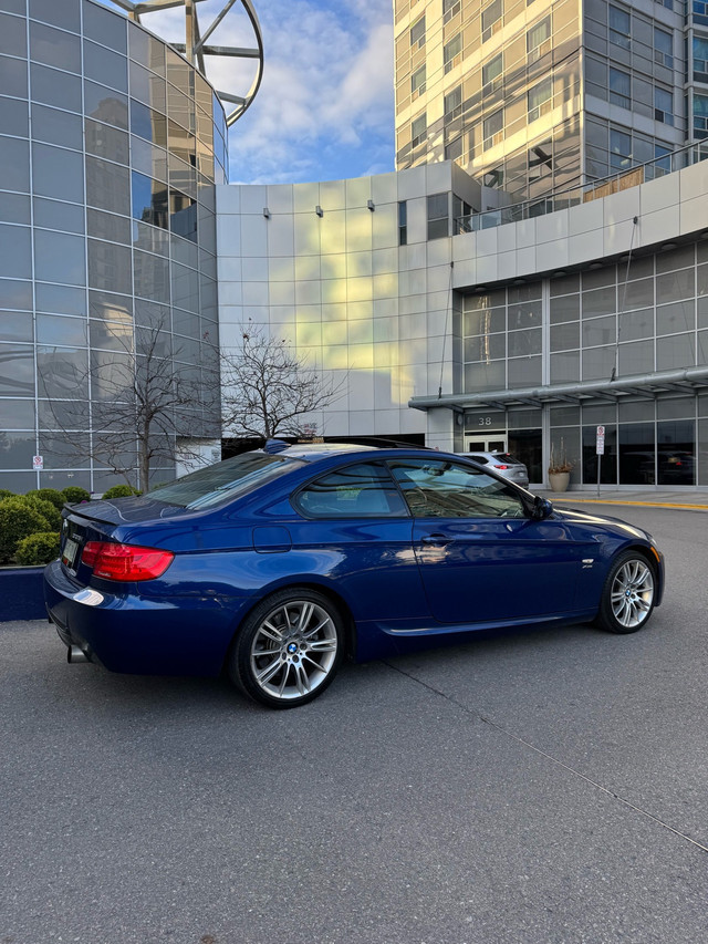 2011 BMW 335i X-Drive LCI 6 Speed Manual in Cars & Trucks in City of Toronto - Image 4
