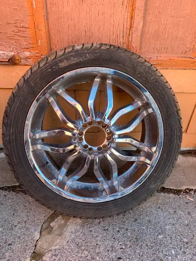 Bonjour j’ai 4 pneus Falken Ziex S/TZ 04 305/40R22. Les pneus ne sont plus sur les mags. (Voir photo...