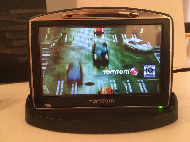 TOMTOM GO730 – GPS in General Electronics in Burnaby/New Westminster - Image 2