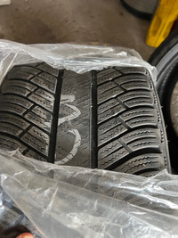 2x 235/40/19 Michelin Pilot Alpin winter tires
