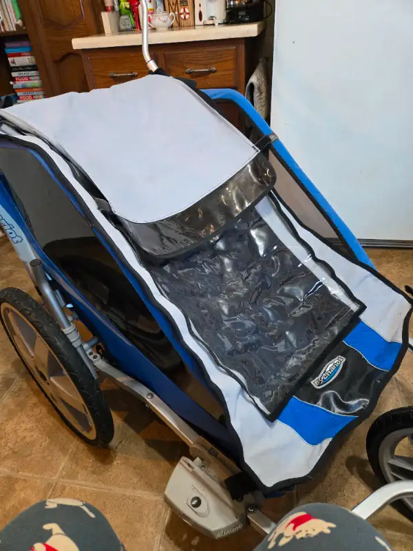Double stroller in Strollers, Carriers & Car Seats in Kitchener / Waterloo - Image 4