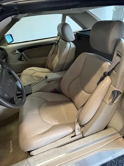 Everything works! Great interior! New alternator and battery put in at Mercedes 2024. Have receipt....