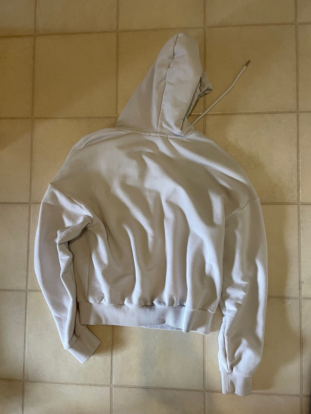Full zip Garage hoodie• white• XS in Women's - Tops & Outerwear in North Bay - Image 3