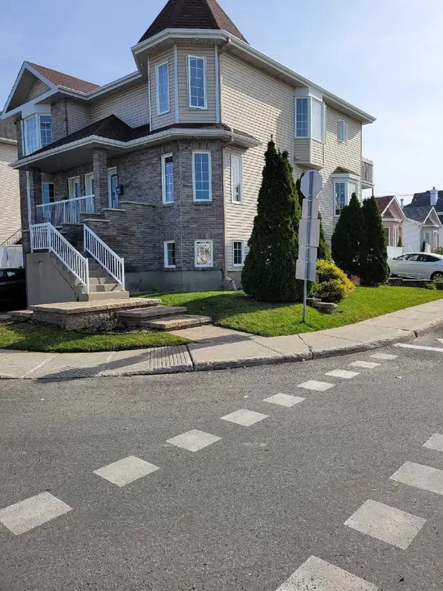 chambre a louer in Room Rentals & Roommates in Laval / North Shore - Image 2