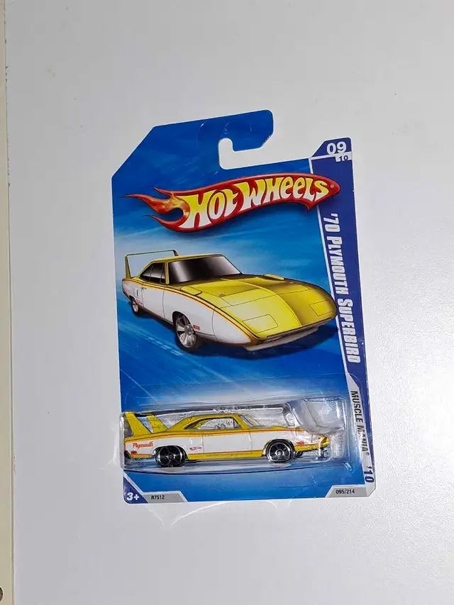 '70 Plymouth Superbird 2010 Muscle Mania Hot Wheels