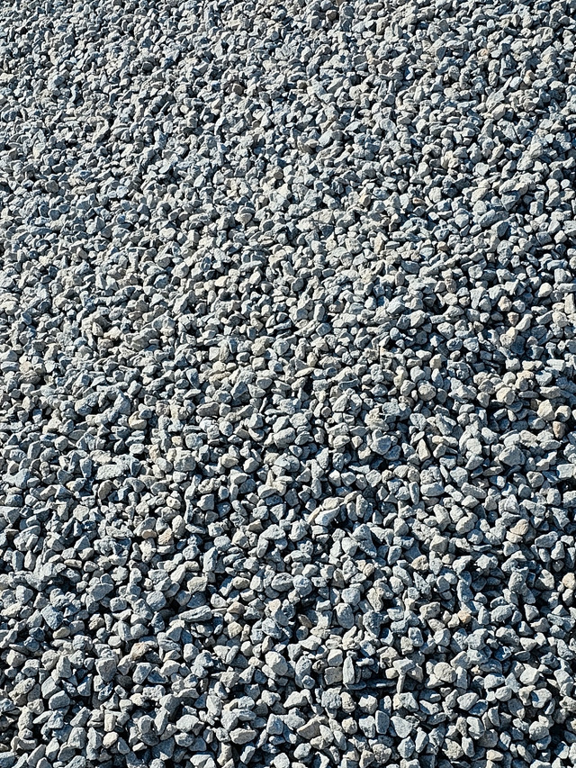 3/4 CLEAR GRAVEL in Other in Mississauga / Peel Region - Image 3