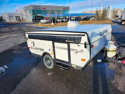 2018 Coachmen Clipper Pop-up Tent Trailer Sleeps 6, fridge, forced air furnace, 3 burner indoor rang...