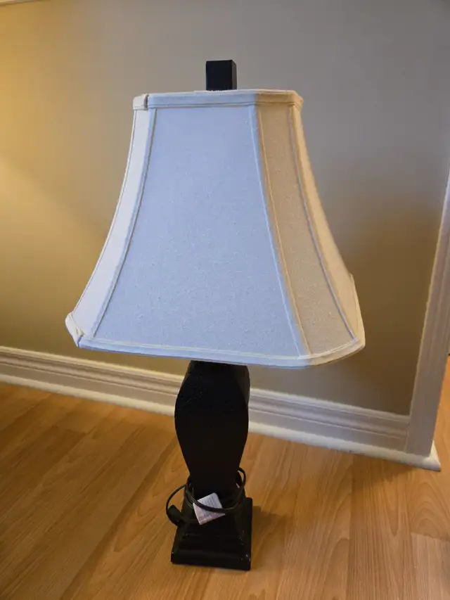 Lamp - 27" in Indoor Lighting & Fans in Mississauga / Peel Region - Image 2